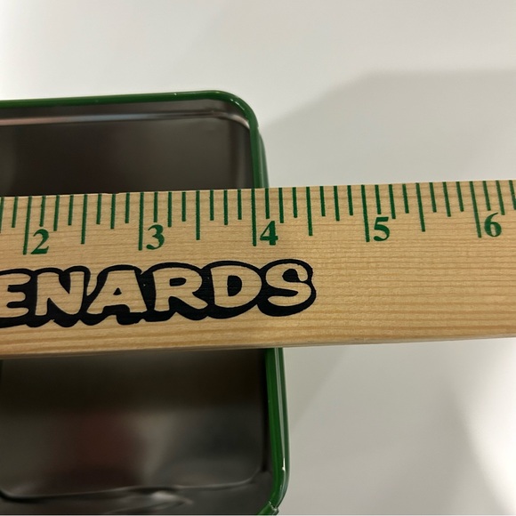 John Deere Tin Box Co. Green And Yellow Licensed Product
Tractors Tin, Empty - Picture 5 of 6